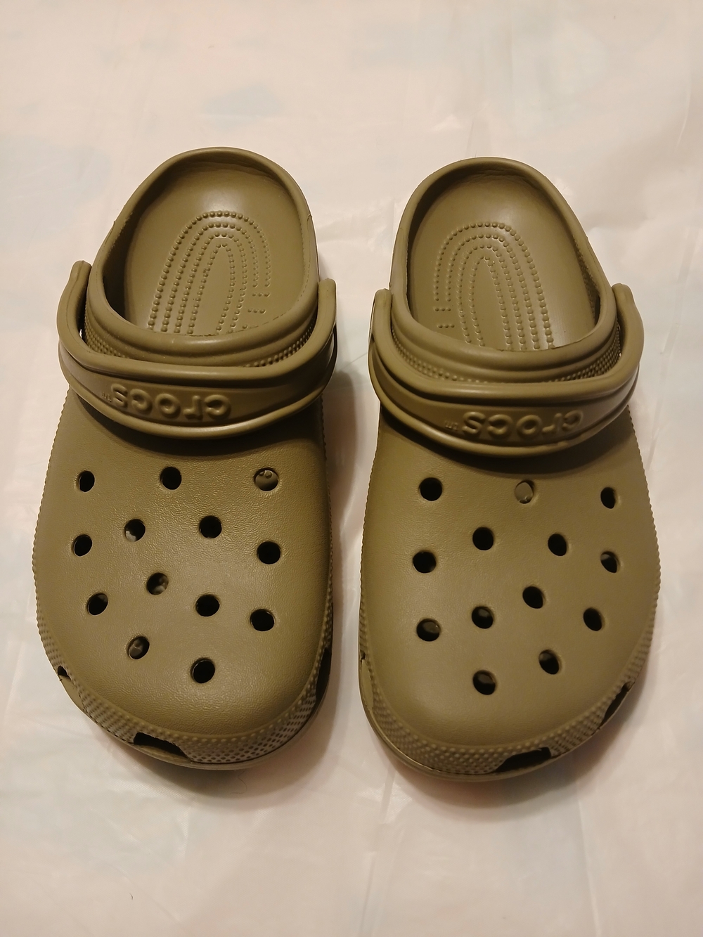 Crocs Unisex Classic Clog in Taupe